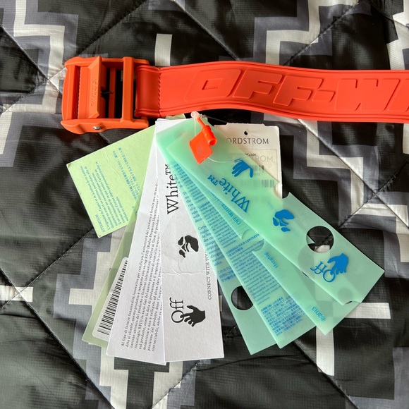 Off-white Gummy Industrial Belt - Picture 5 of 7